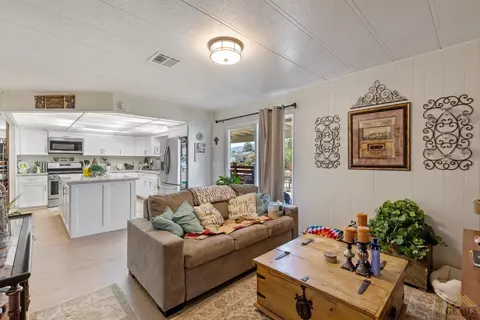 19721 Mesa Dr, Tehachapi, CA 93561 photo 13