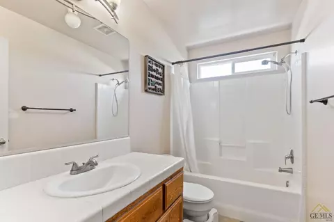 415 Pierce St, Taft, CA 93268 photo 10