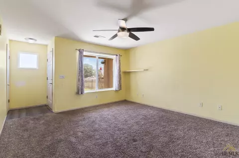 415 Pierce St, Taft, CA 93268 photo 2