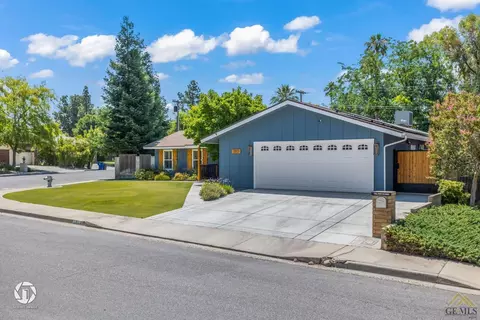 2813 Silver Dr, Bakersfield, CA 93306 photo 3