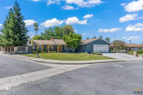 2813 Silver Dr, Bakersfield, CA 93306 photo 2