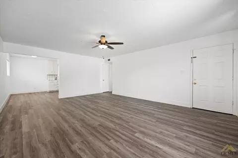 218 E St, Taft, CA 93268 photo 7