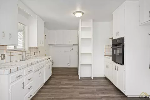 218 E St, Taft, CA 93268 photo 10