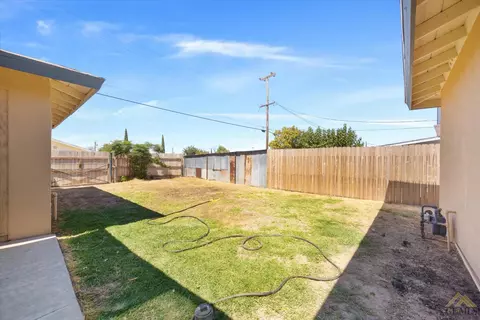 218 E St, Taft, CA 93268 photo 21
