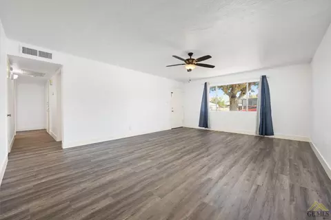 218 E St, Taft, CA 93268 photo 5