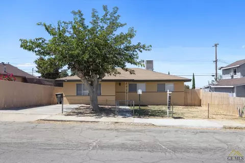 218 E St, Taft, CA 93268 photo 3