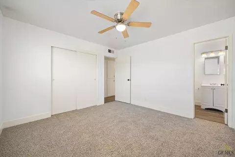 218 E St, Taft, CA 93268 photo 15