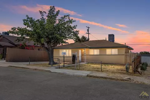 218 E St, Taft, CA 93268 photo 1
