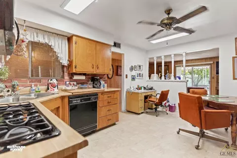 217 Suzanne Ln, Taft, CA 93268 photo 9
