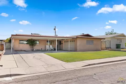 217 Suzanne Ln, Taft, CA 93268 photo 3