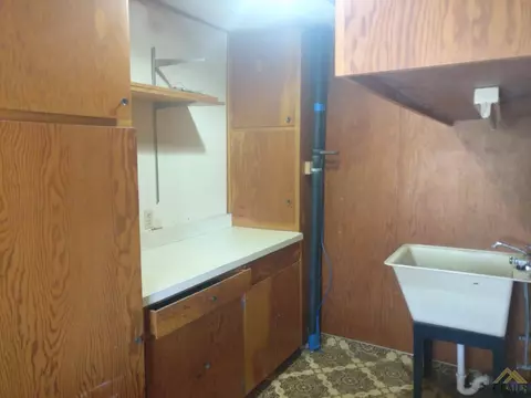 516 Harding Ave, Taft, CA 93268 photo 17