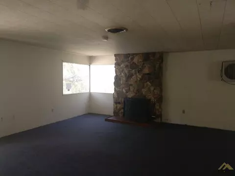 516 Harding Ave, Taft, CA 93268 photo 13