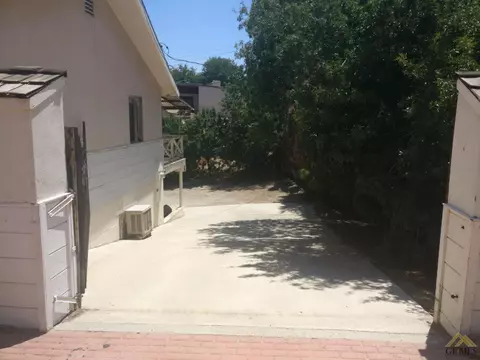 516 Harding Ave, Taft, CA 93268 photo 20