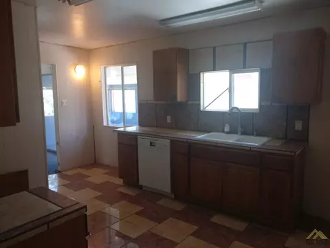 516 Harding Ave, Taft, CA 93268 photo 15