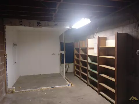 516 Harding Ave, Taft, CA 93268 photo 23