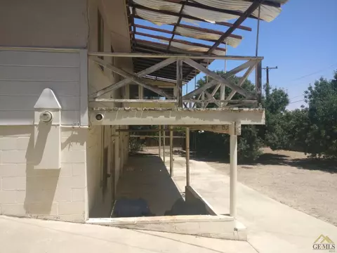 516 Harding Ave, Taft, CA 93268 photo 6