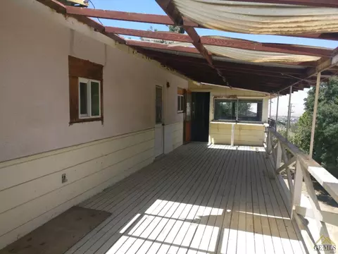 516 Harding Ave, Taft, CA 93268 photo 8