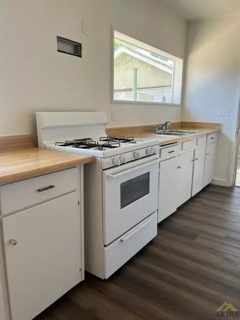 615 Taylor St, Taft, CA 93268 photo 10