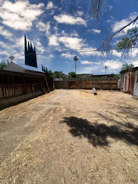 615 Taylor St, Taft, CA 93268 photo 16
