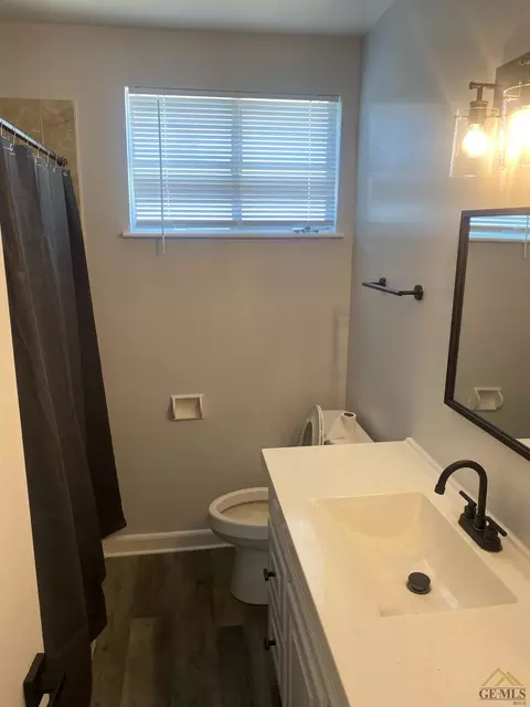 301 Shaw Ave, Shafter, CA 93263 photo 9