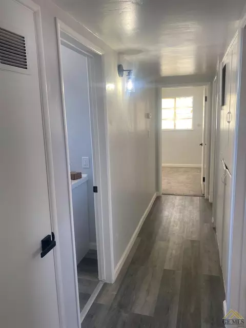 301 Shaw Ave, Shafter, CA 93263 photo 8