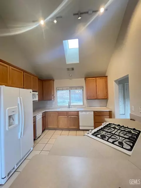 24171 Martingale Way, Tehachapi, CA 93561 photo 6