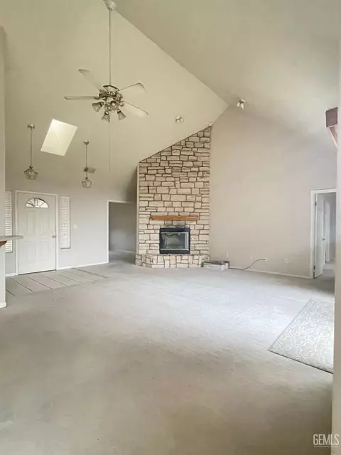 24171 Martingale Way, Tehachapi, CA 93561 photo 2