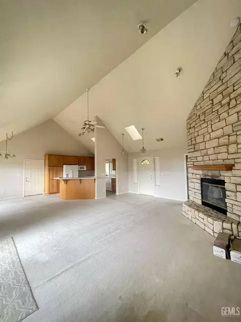 24171 Martingale Way, Tehachapi, CA 93561 photo 3