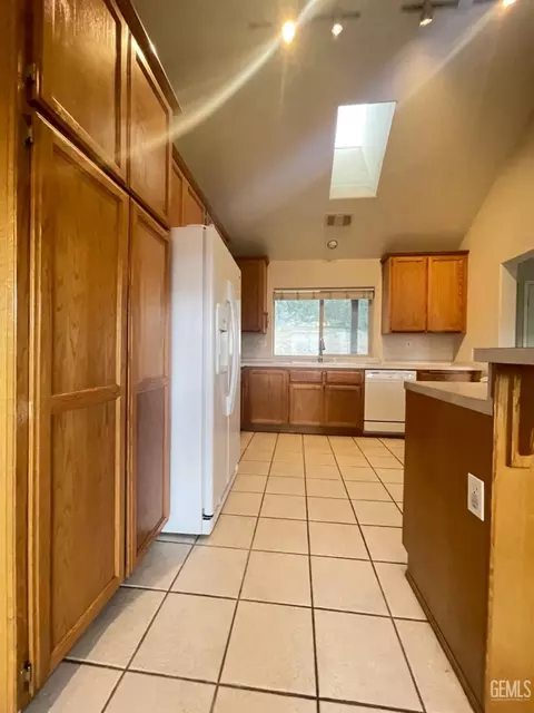 24171 Martingale Way, Tehachapi, CA 93561 photo 5