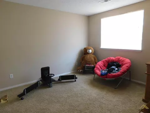 705 Peace St, Arvin, CA 93203 photo 7