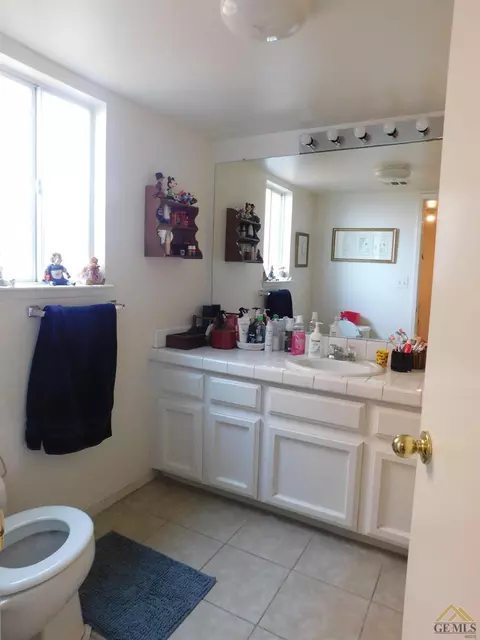 705 Peace St, Arvin, CA 93203 photo 8