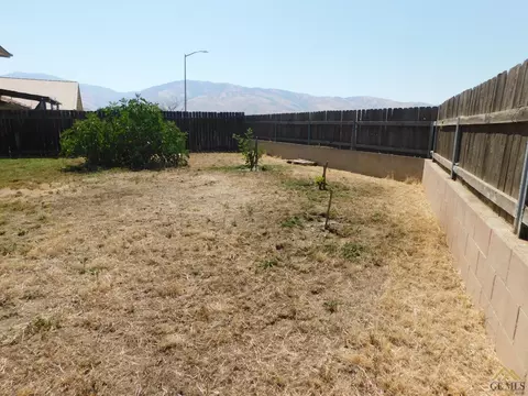 705 Peace St, Arvin, CA 93203 photo 11