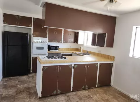 601 Buchanan St, Taft, CA 93268 photo 2