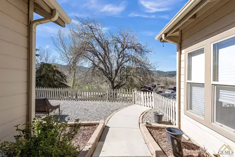 29601 Rollingoak Dr, Tehachapi, CA 93561 photo 30