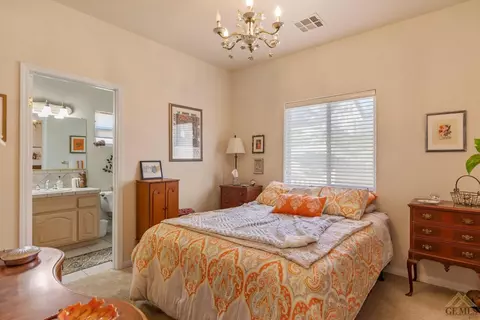 29601 Rollingoak Dr, Tehachapi, CA 93561 photo 13