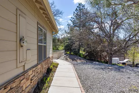 29601 Rollingoak Dr, Tehachapi, CA 93561 photo 28
