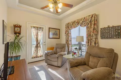 29601 Rollingoak Dr, Tehachapi, CA 93561 photo 7