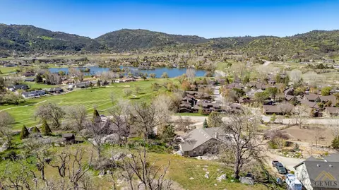 29601 Rollingoak Dr, Tehachapi, CA 93561 photo 34