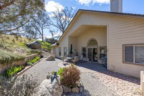 29601 Rollingoak Dr, Tehachapi, CA 93561 photo 25