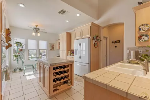 29601 Rollingoak Dr, Tehachapi, CA 93561 photo 15