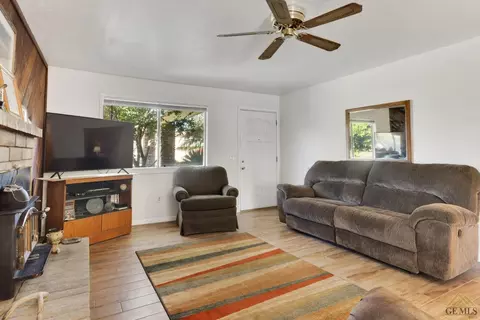 5012 Willow Tree Dr, Bakersfield, CA 93313 photo 8