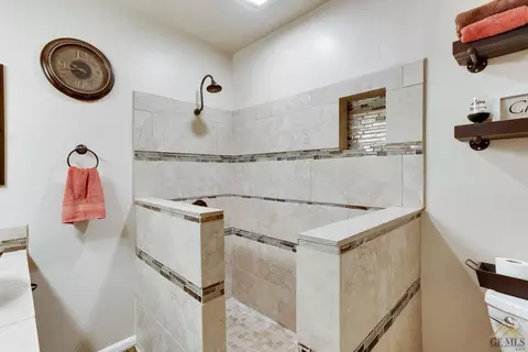 5012 Willow Tree Dr, Bakersfield, CA 93313 photo 22