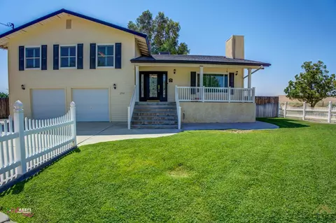 27541 Cypress St, Taft, CA 93268 photo 4