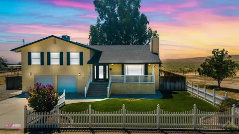27541 Cypress St, Taft, CA 93268 photo 1