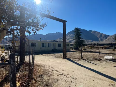 15036 Roadrunner Rd, Weldon, CA 93283 photo 1