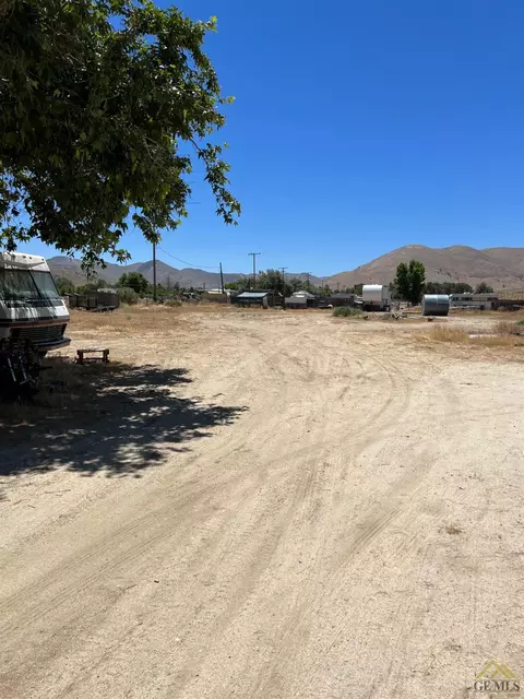 15036 Roadrunner Rd, Weldon, CA 93283 photo 9