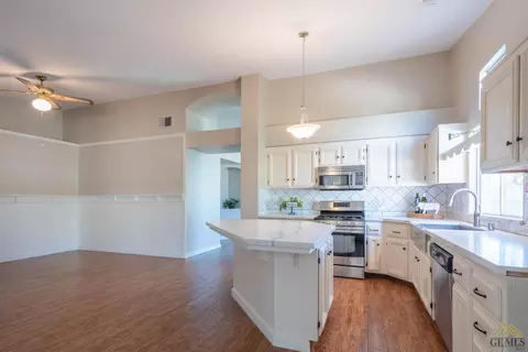 8601 Winlock St, Bakersfield, CA 93312 photo 13