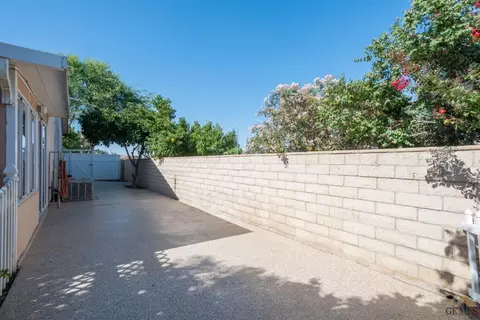 8601 Winlock St, Bakersfield, CA 93312 photo 30