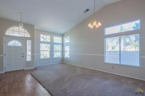 8601 Winlock St, Bakersfield, CA 93312 photo 5