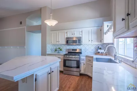 8601 Winlock St, Bakersfield, CA 93312 photo 11